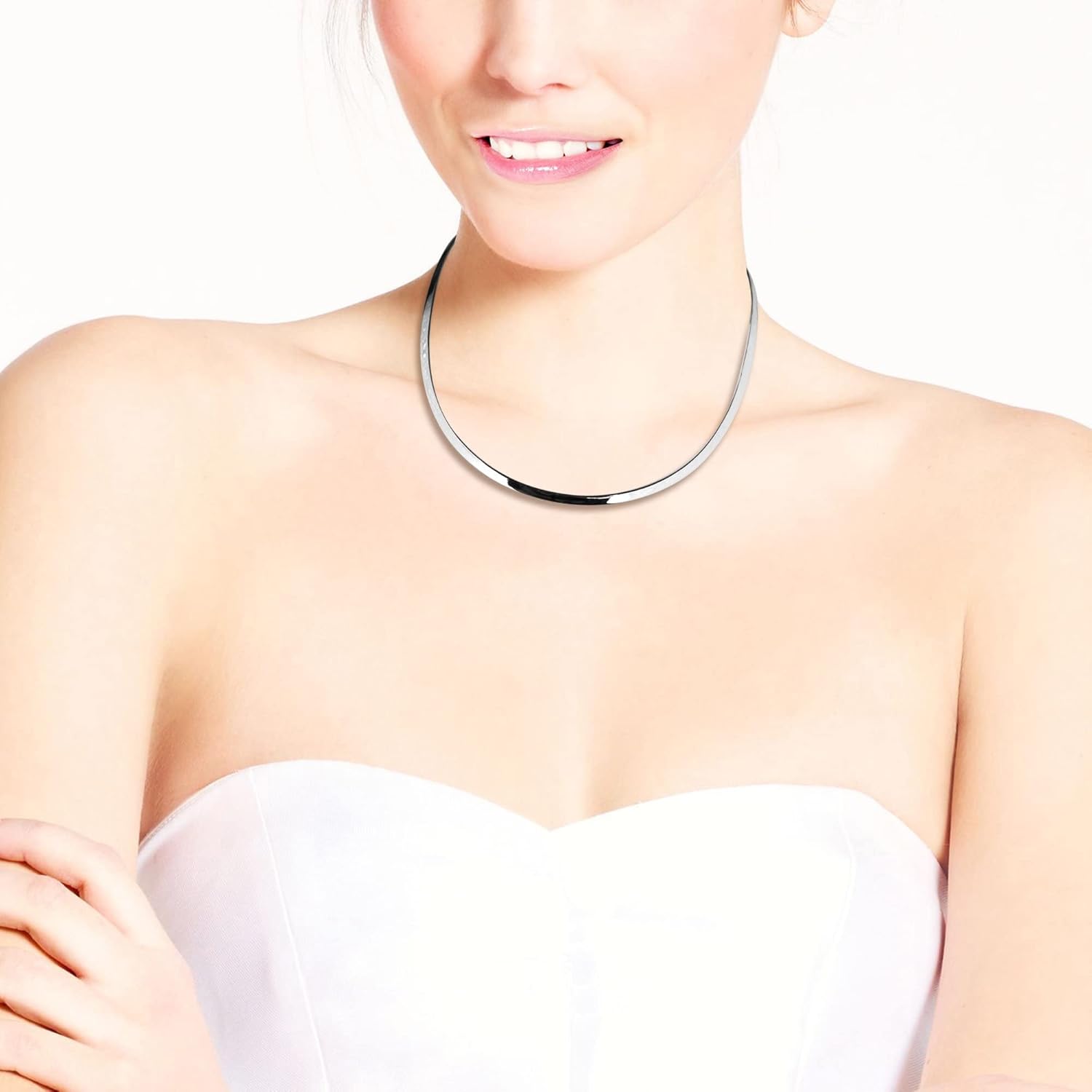 Vista 4 de AeraVida Minimalist Contempo - Gargantilla de plata de ley lisa, Metal