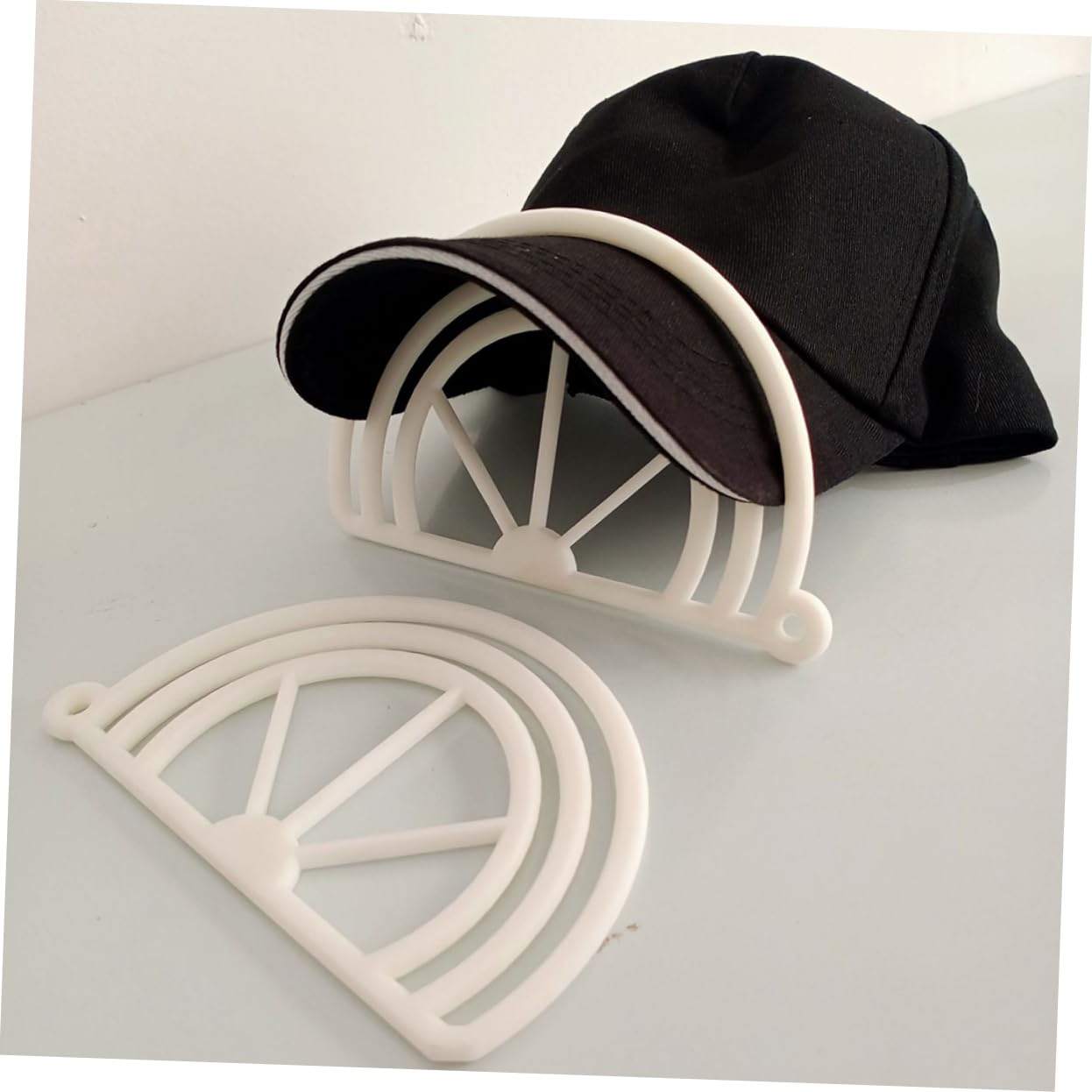 SUPERFINDINGS 4Pcs Outil Courbeur De Bord Chapeau - 2 Styles Pour Casquette Plate Et Visière
