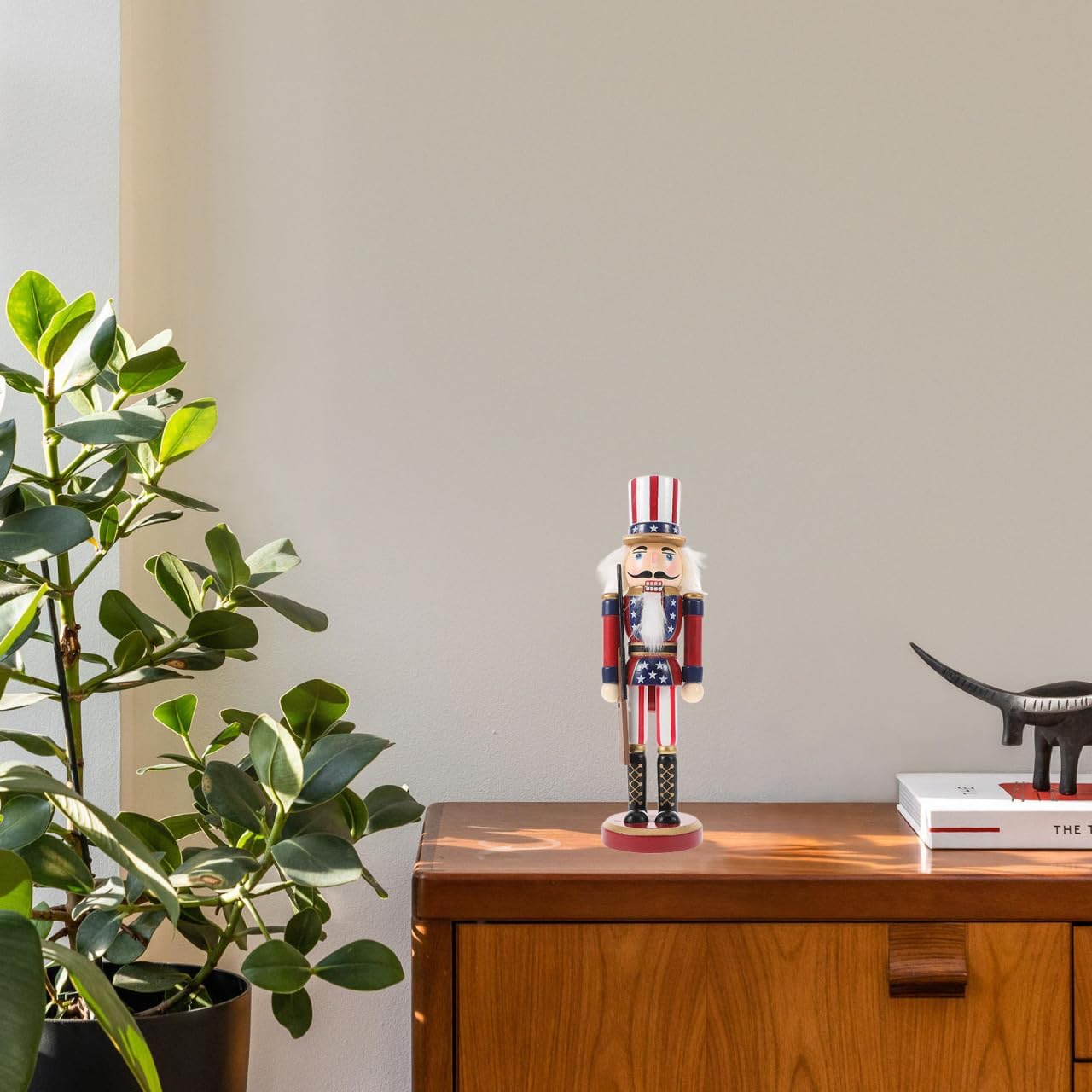 PRETYZOOM Christmas Wooden Nutcracker, Us Flag Nutcracker Soldier Figurine, Patriotic Xmas Nutcracker Statue Ornament Christmas Decoration