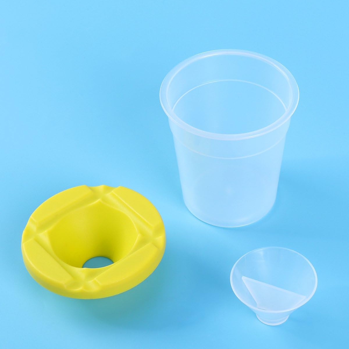 ULTNICE 4pcs No Spill Paint Cups with Color Lids and 4 Pcs Painting Brushes Assorted Color