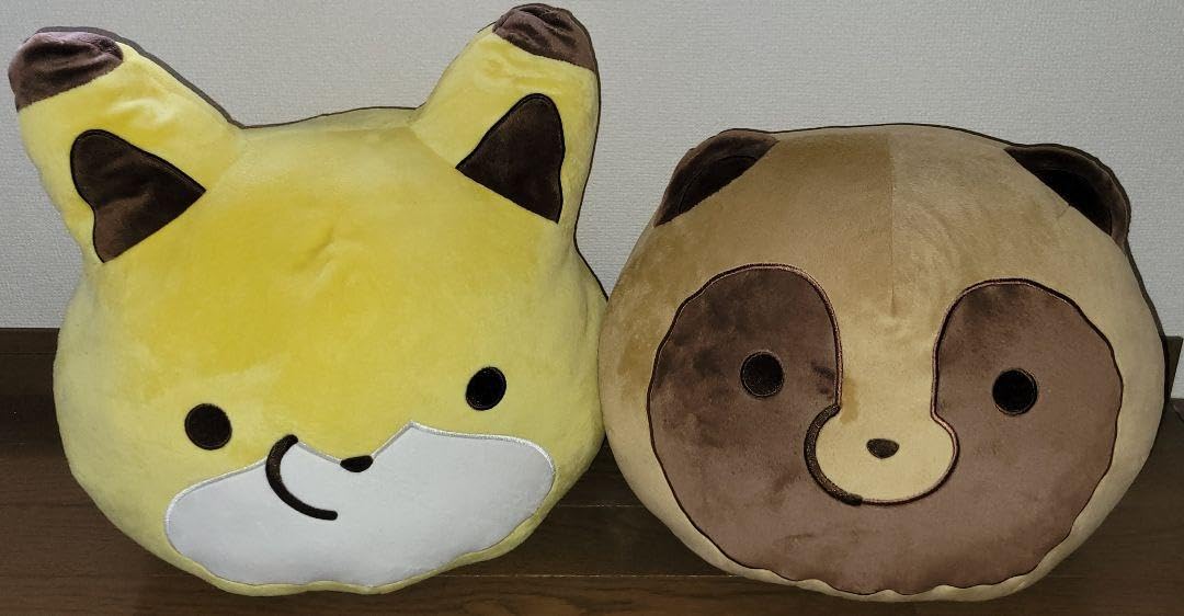 Amazon.co.jp: ・・タヌキとキツネ めちゃでか顔型ぬいクッション TI 
