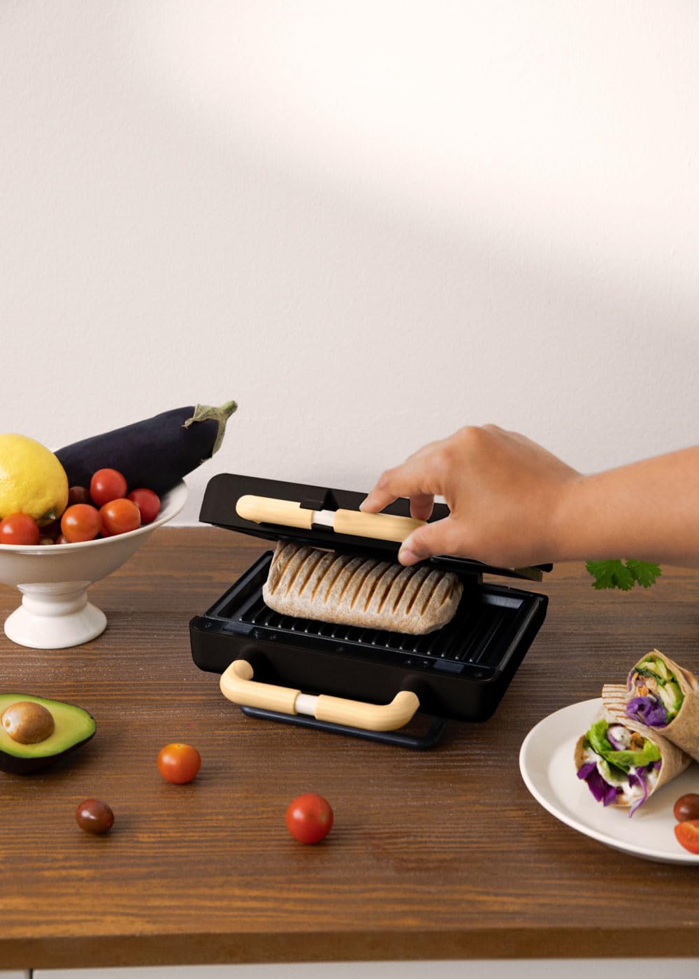 CREATE/STONE STUDIO/Sandwichera-Grill y gofrera doble negro / 3 placas intercambiables: Grill, Gofre y Sandwich, antiadherente, apertura 100º, 2 rebanadas, autoapagado, retro, 800W