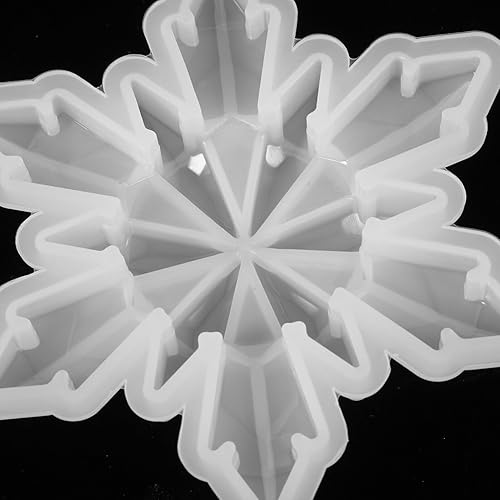 Miniatura 8 de EXCEART 4 moldes para manualidades navideñas, moldes para colgantes con temática navideña, moldes de copos de nieve, moldes para posavasos de copos