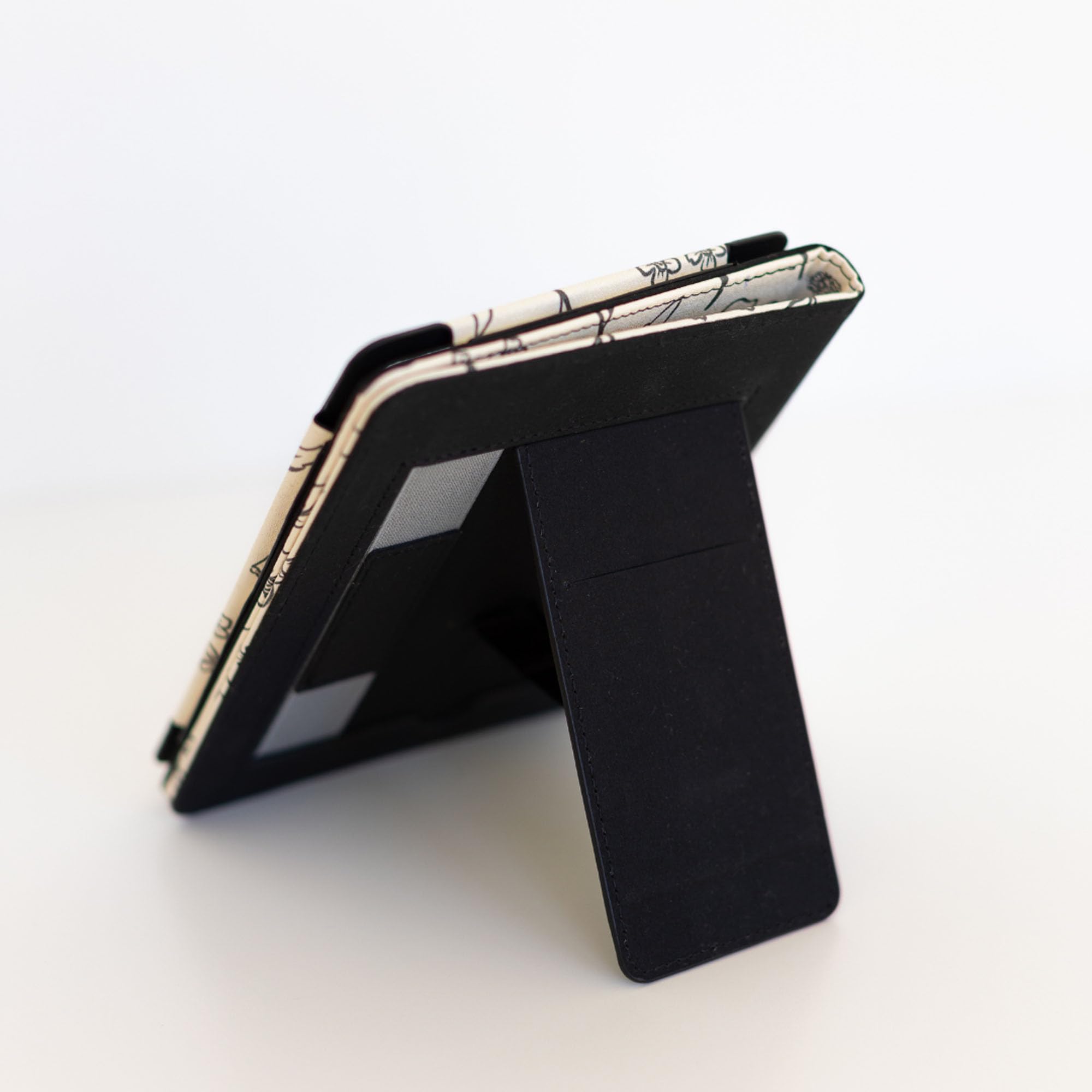 Elyse Breanne Design, Compatibile con Paperwhite, Kindle Reader di 11a generazione, guscio in pelle PU, custodia per dispositivo intelligente, cinturino elastico, cavalletto posteriore per alzarsi