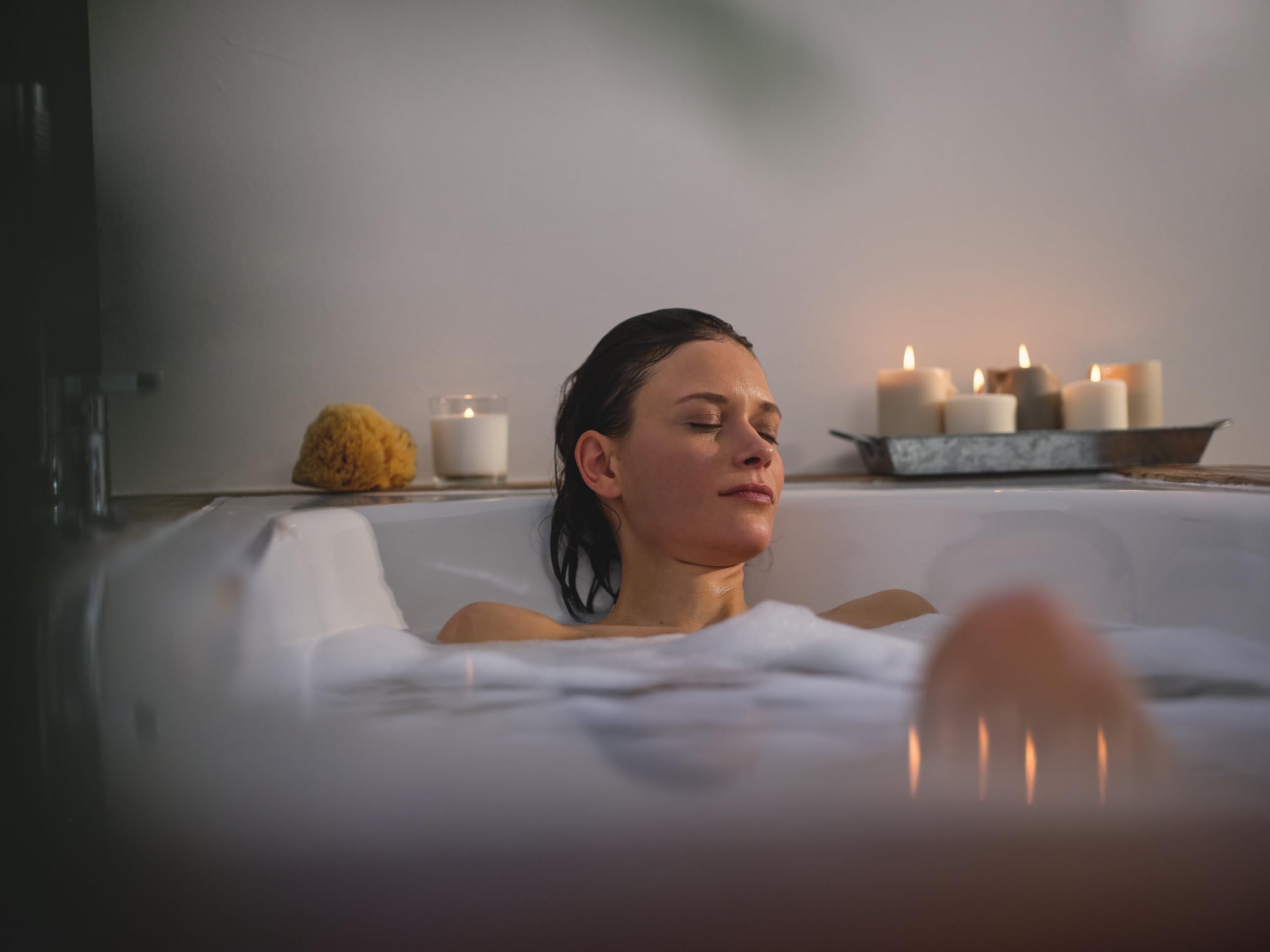 Kneipp Zestaw upominkowy Wellness Bade Collection – opakowanie prezentowe z 5 popularnymi olejkami do kąpieli firmy Kneipp – na chwilę pełnego relaksu i dobrego samopoczucia – 5 x 20 ml – rozmiary