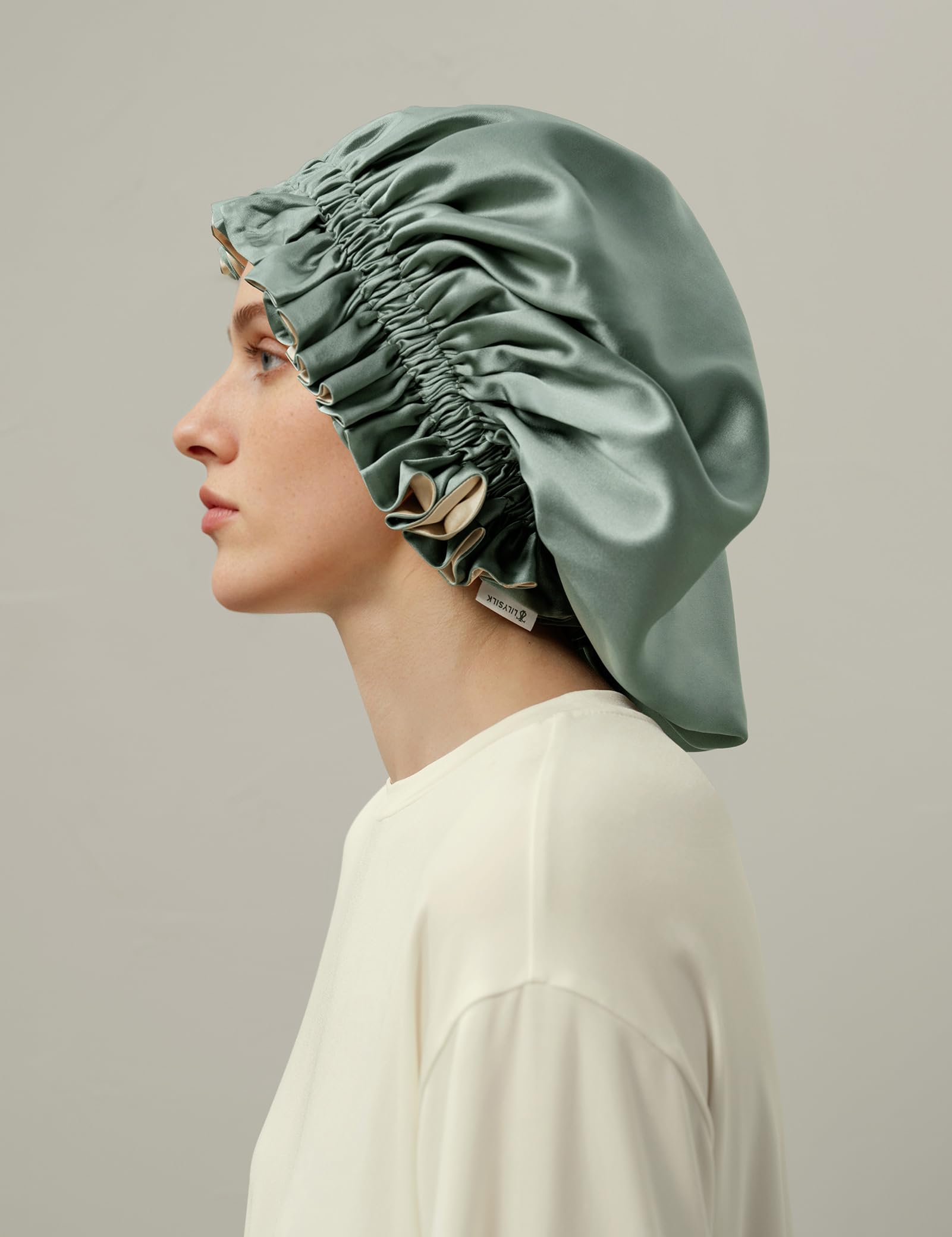 LilySilk 100% Maulbeerseiden-Schlafhaube für Damen – verstellbare Doppellagen-Wickelhaube für lockiges bis langes Dickes Haar mit beidseitig tragbarer Designs,Avocadogrün