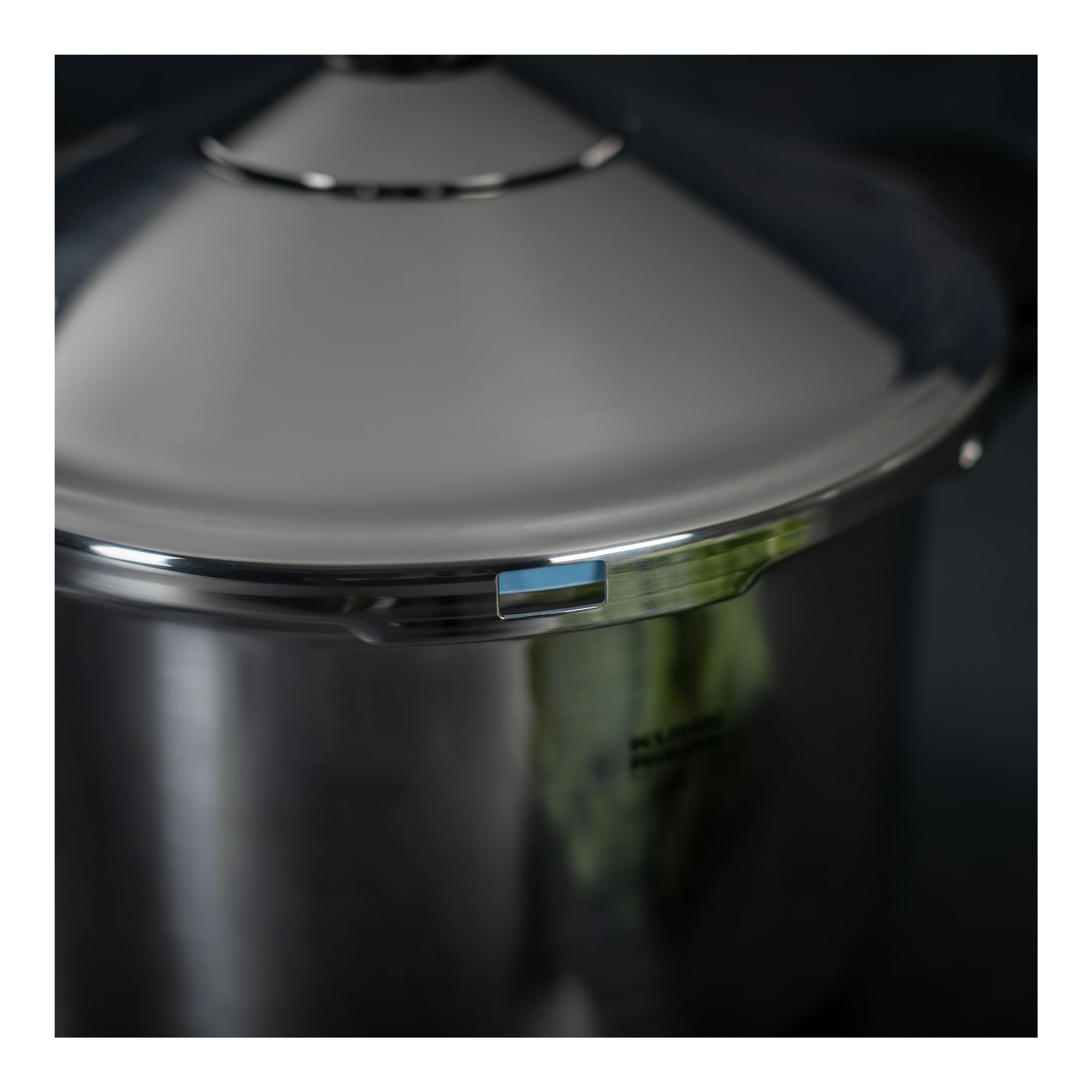 Kuhn Rikon DUROMATIC - Olla a presión para estufa de 7,0 L, 22 cm, fabricada en Suiza, acero inoxidable 18/10, eficiencia energética, tapa de bloqueo seguro, funciona en inducción y todas las estufas
