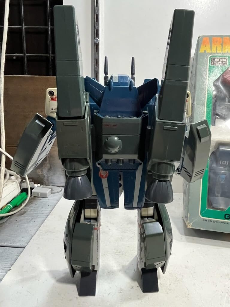 Amazon.co.jp: タカトクトイズ 1/55 VF-1J バトロイド・バルキリー