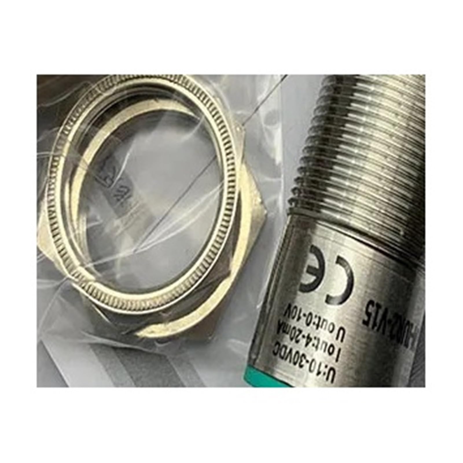Capteur UCC1000-30GM-IUR2-V15 de proximité à ultrasons pour détection industrielle