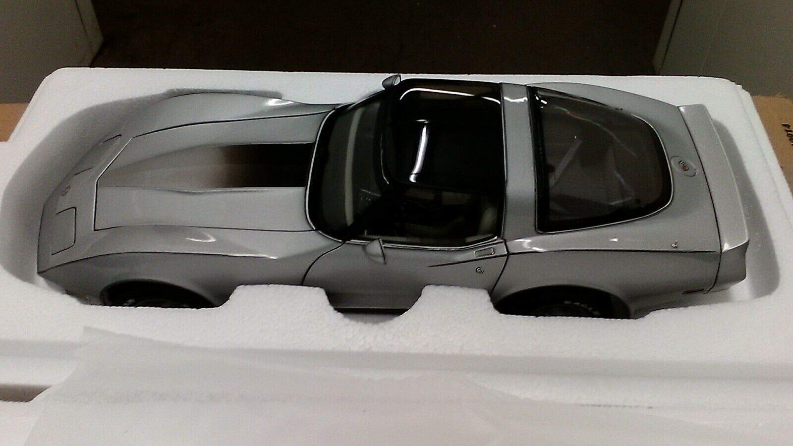 Amazon | AUTOart 1/18 ストリートシリーズ C.コルベット '82