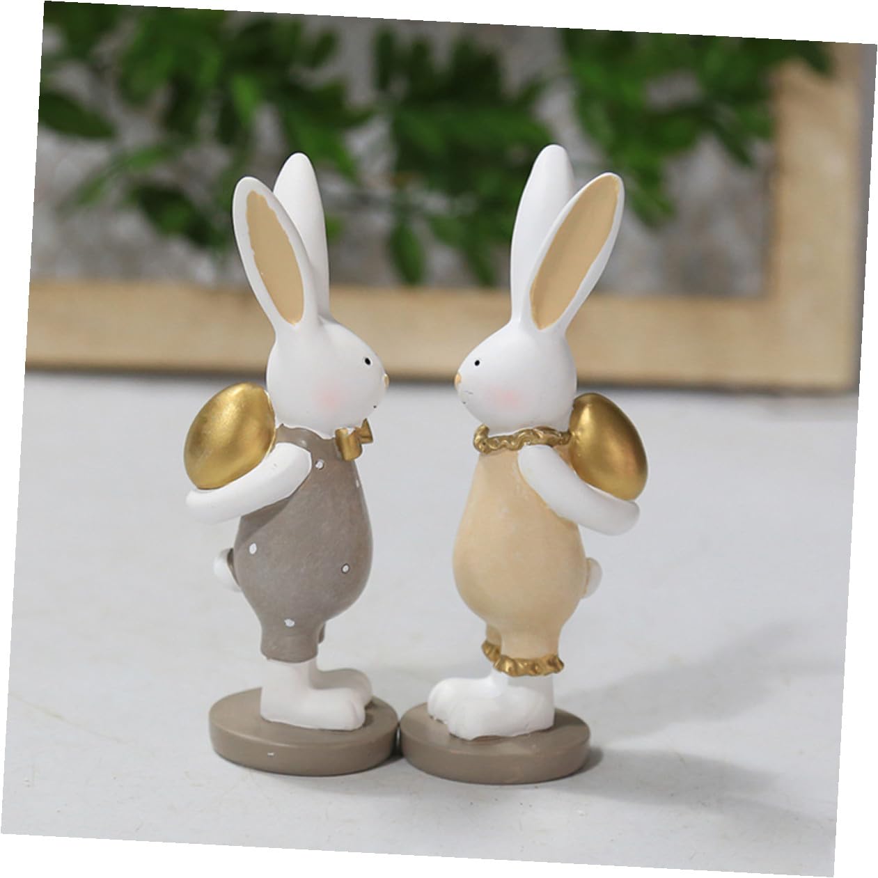 VALICLUD Decorazioni Pasquali 2 Pezzi Coniglio in Resina con Uovo Realistico per Festa di Pasqua, Ornamenti da Tavolo Sicuri e Resistenti