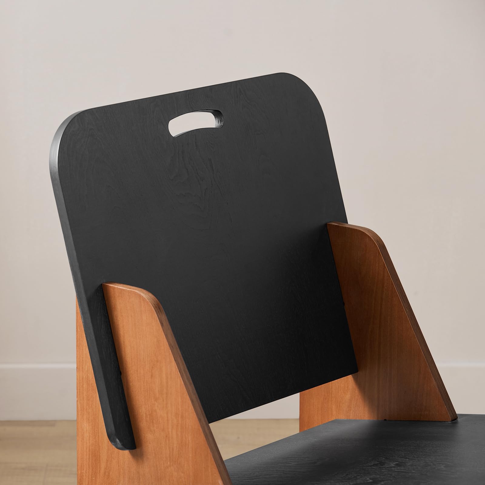 SoBuy Chaise Design en Bois Confortable Ergonomique Fauteuil de Salon Chaise de Cuisine, Structure Assemblée en Tenons et Mortaises, Marron et Noir, L53 x P78 x H56 cm, HFST03-SCH