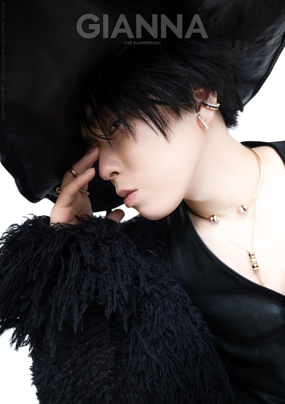 【kurumin取り置き】宮舘涼太表紙版 GIANNA(ジェンナ) #12 Amazon.co.jp: GIANNA(ジェンナ) #12(SE版2 宮舘涼太表紙版