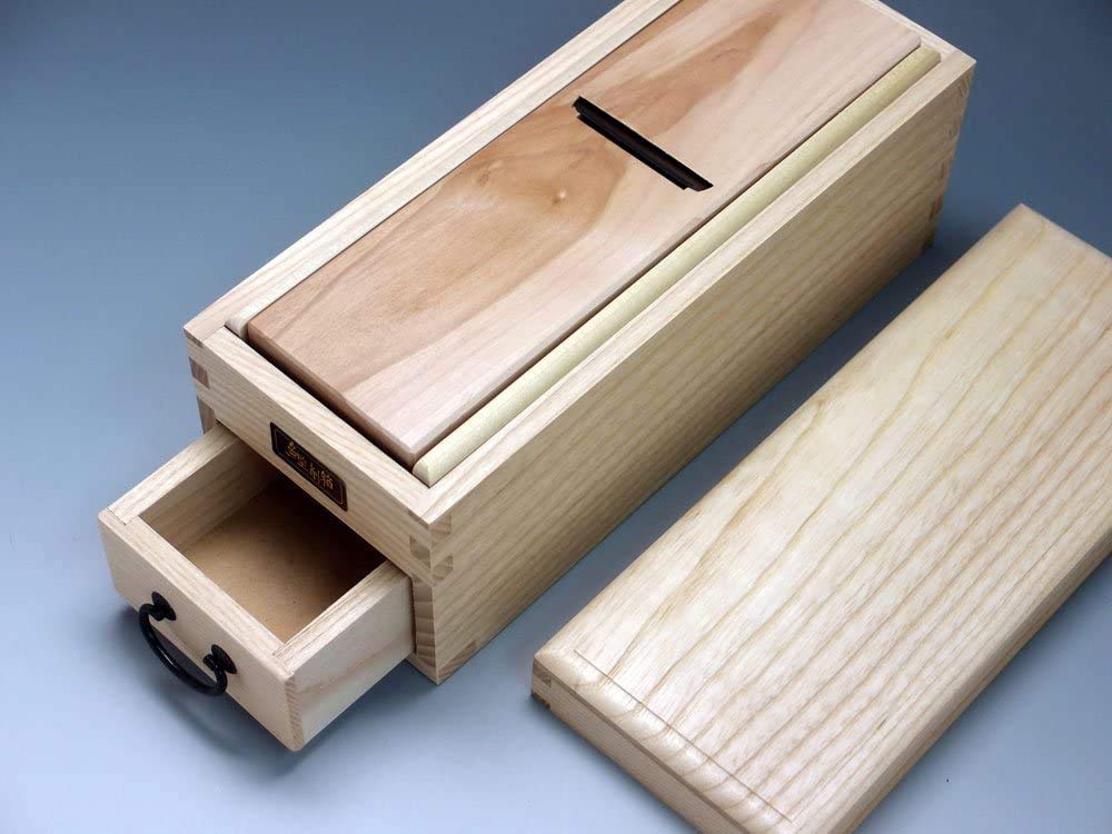 Amazon | 削りたての風味豊かな鰹節を味わう 鰹節削り箱 10×25×高さ