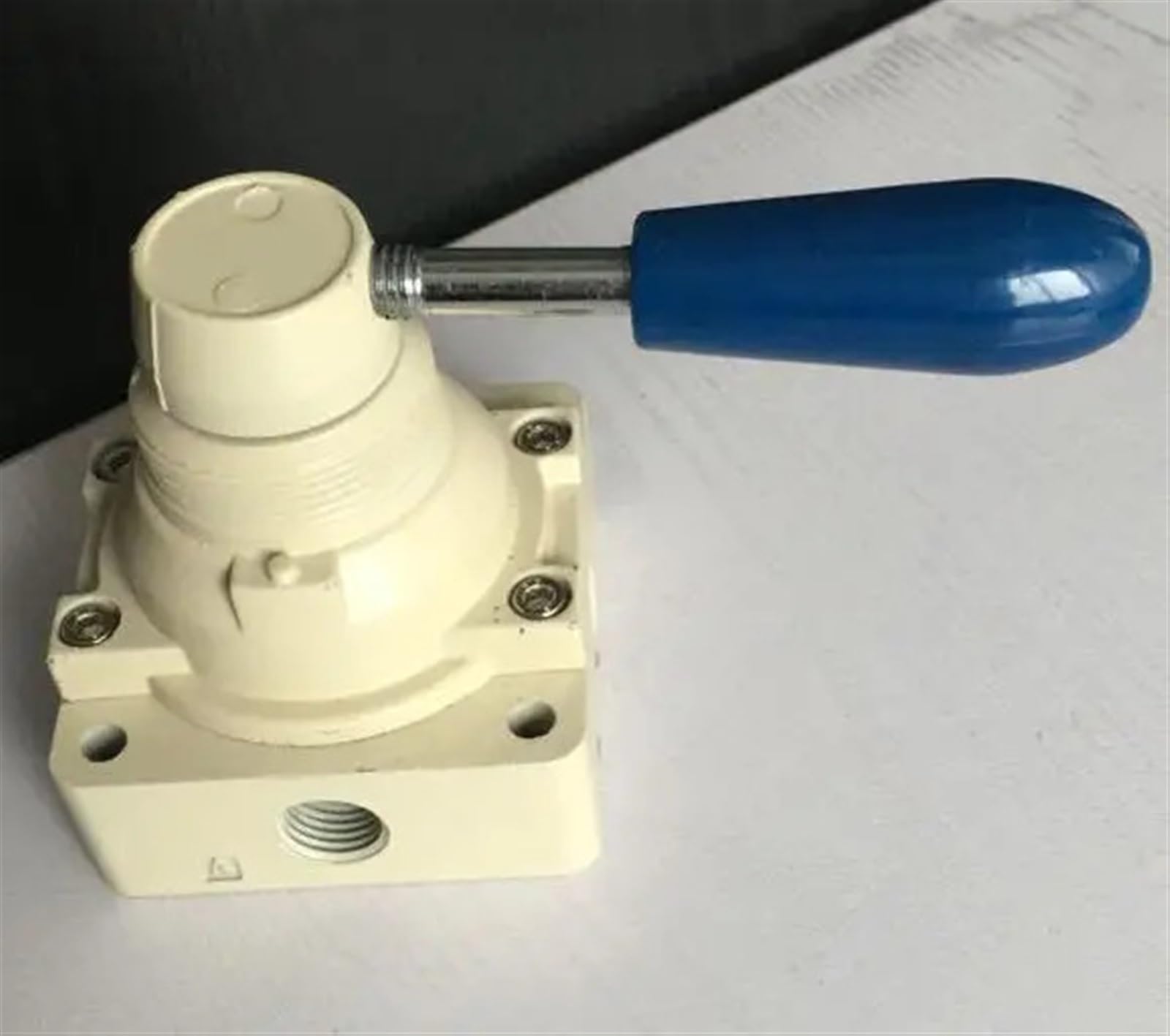 Valvola pneumatica a leva manuale 4HV230-08 Valvola manuale pneumatica a 4 vie 3 posizioni da 1/4 pollici 1 pezzo