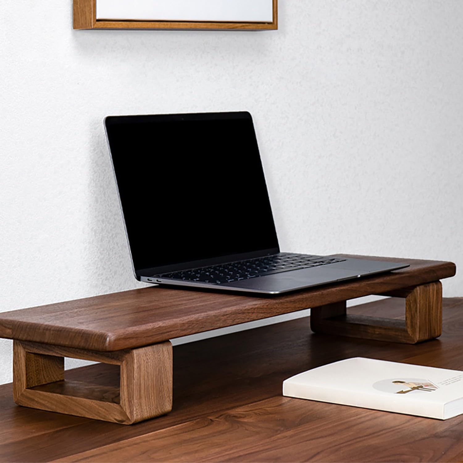 Supporto da scrivania in legno per computer portatile/PC, ripiano per ufficio nizer per spazio di lavoro, altezza regolabile dello schermo (120 x 15 cm), migliora l'ergonomia e risparmia spazio