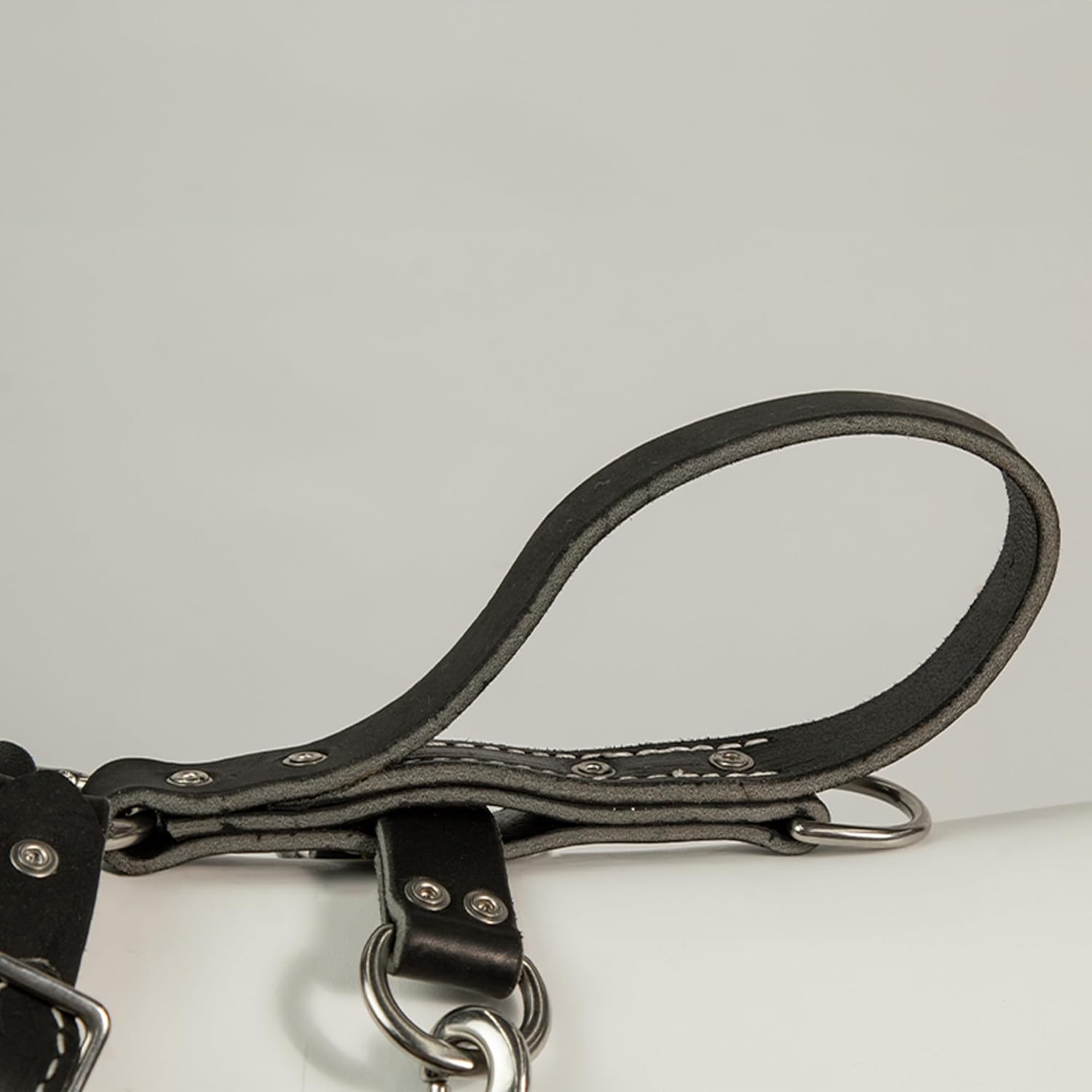 Black 2 Snap Agitation Harness with Handle