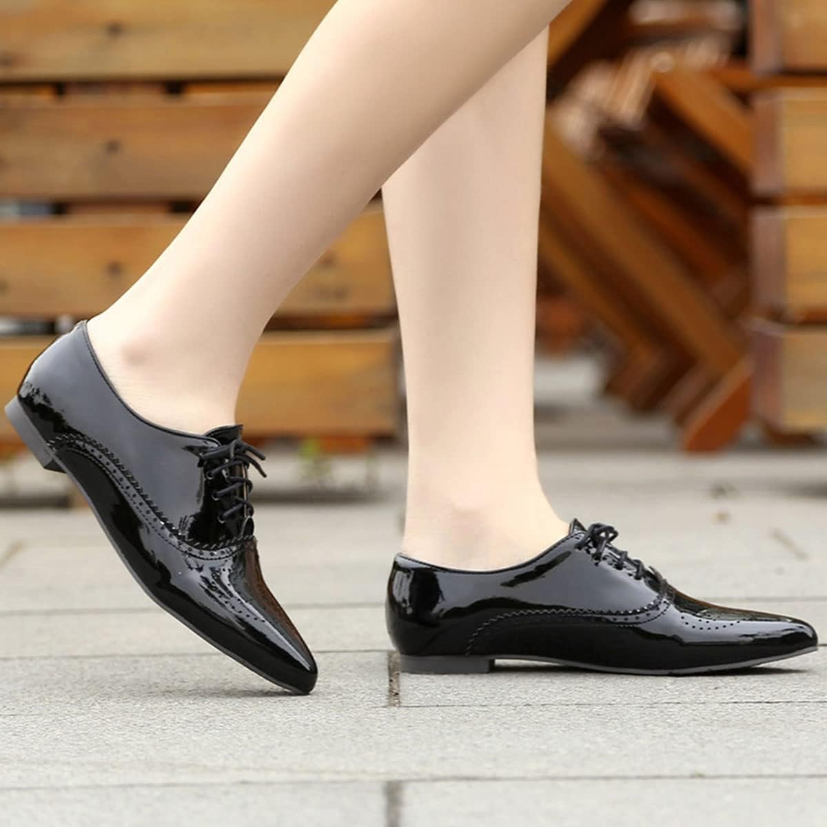 SHEMEE Women's Patent Leather Pointed Toe Flat Oxfords Pumps Vintage Wingtip Low Heels Lace Up Retro Brogues Dress Shoes - Image 5