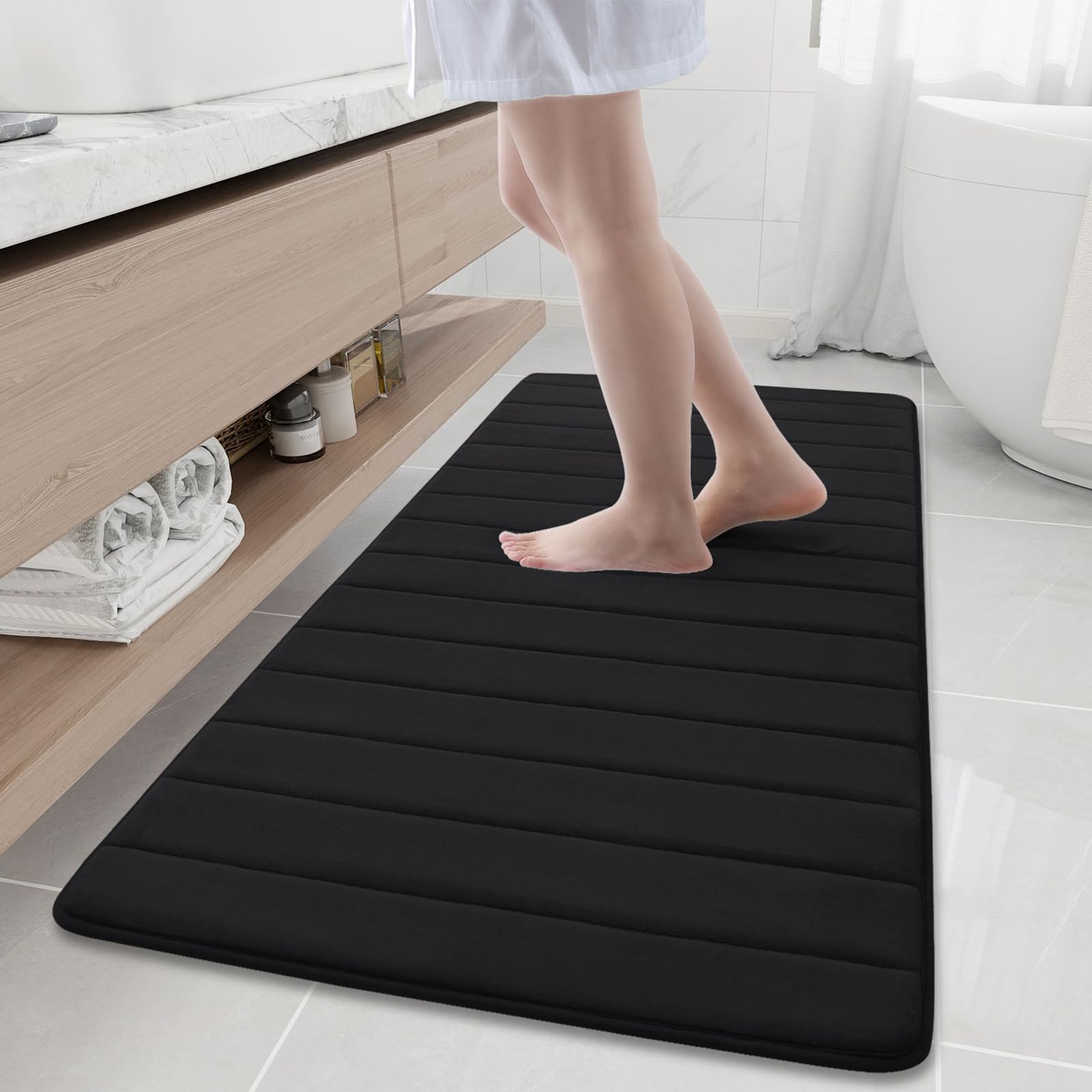 Buganda Badteppich aus Memory-Schaum, 152,4 x 61 cm, ultraweich und rutschfest, wasserabsorbierend und maschinenwaschbar, Badteppich, Läufer für Badezimmer, Dusche und Badewanne, Schwarz