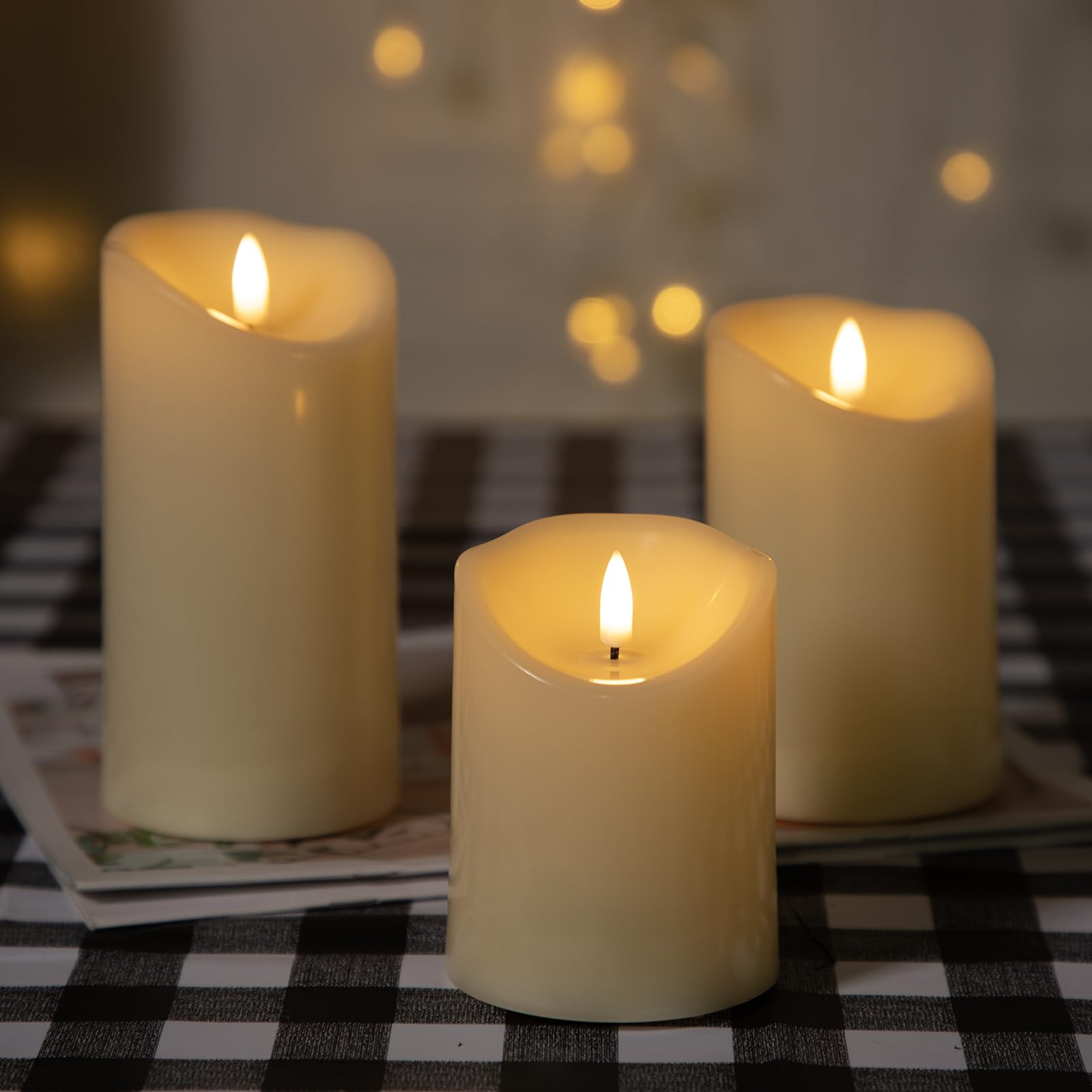 Candele tremolanti senza fiamma con telecomando, candele in vera cera a batteria con timer, set di 3 candele a LED per matrimonio/compleanno/decorazione della casa (avorio)