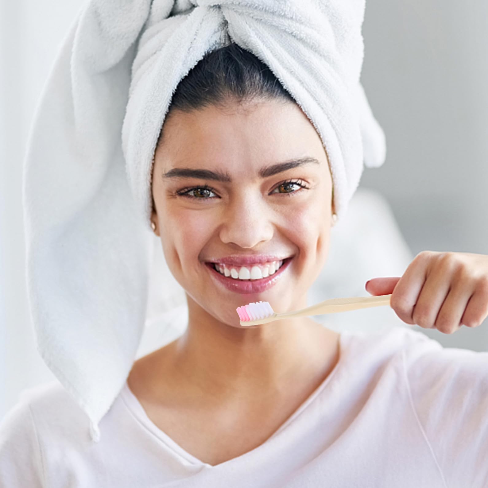 Homoyoyo Spazzolino da Denti Manuale Monouso con Dentifricio Confezionato Singolarmente Set da 100 Pezzi Trasparente per Viaggi Campeggio e Uso Quotidiano Igiene Orale