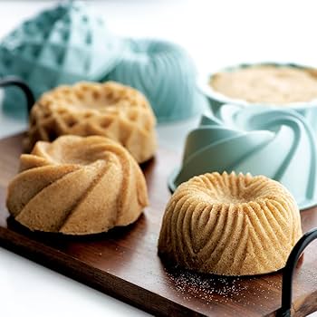 Amazon.com: Nordic Ware Micro Mini Bundt Set, Four 1-Cup
