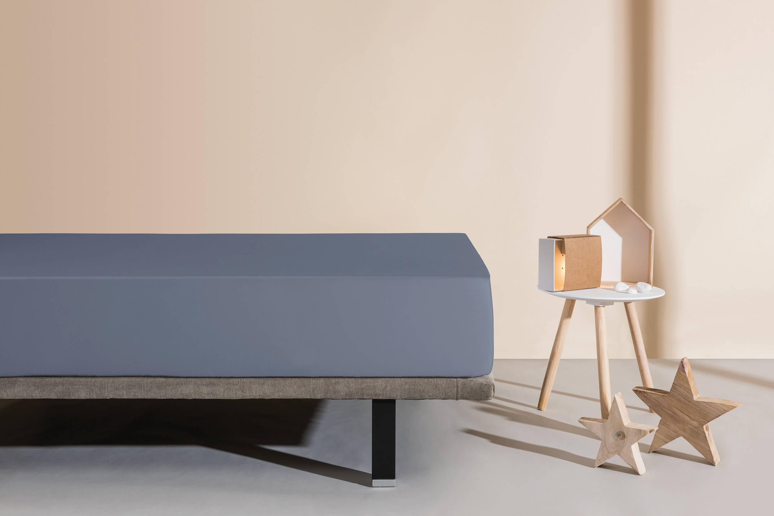 Velfont Sábana Bajera Impermeable de Algodón Orgánico, Transpirable y Impermeable, Colores Variados, Ajustable a Largos 200 cm (Gris Oscuro, 135 cm)