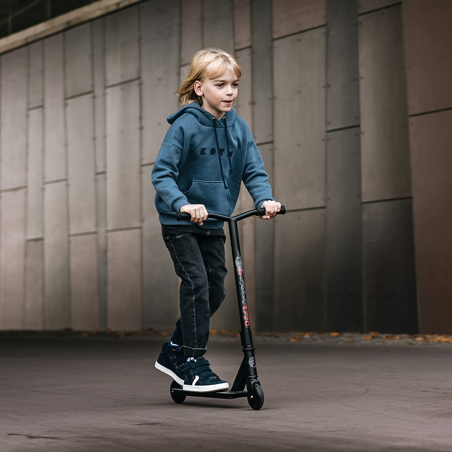 Movino Tyro Monopattino Scooter Professionale Scooter Per Bambini Cuscinetti A Sfera ABEC9 Ruote Da 100 mm Monopattino Freestyle Y-BAR Manubrio Base in Alluminio 6061 Leggero 2,90 kg