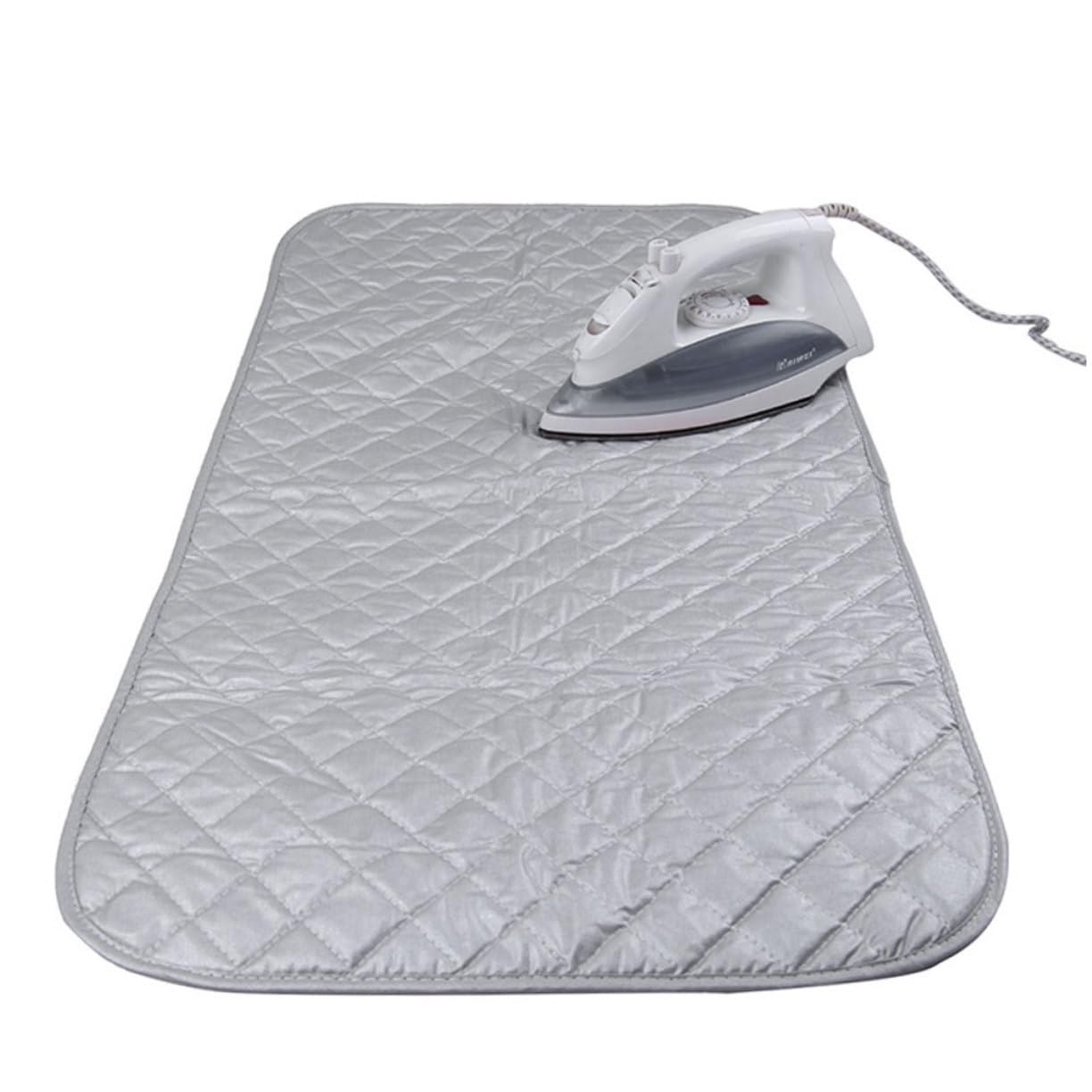 Tappetino da Stiro Antiscivolo in Cotone Argento 55x120cm | Resistente alle Alte Temperature, Pieghevole e Portatile, per Riporre Ferro Caldo, Uso su Ripiani