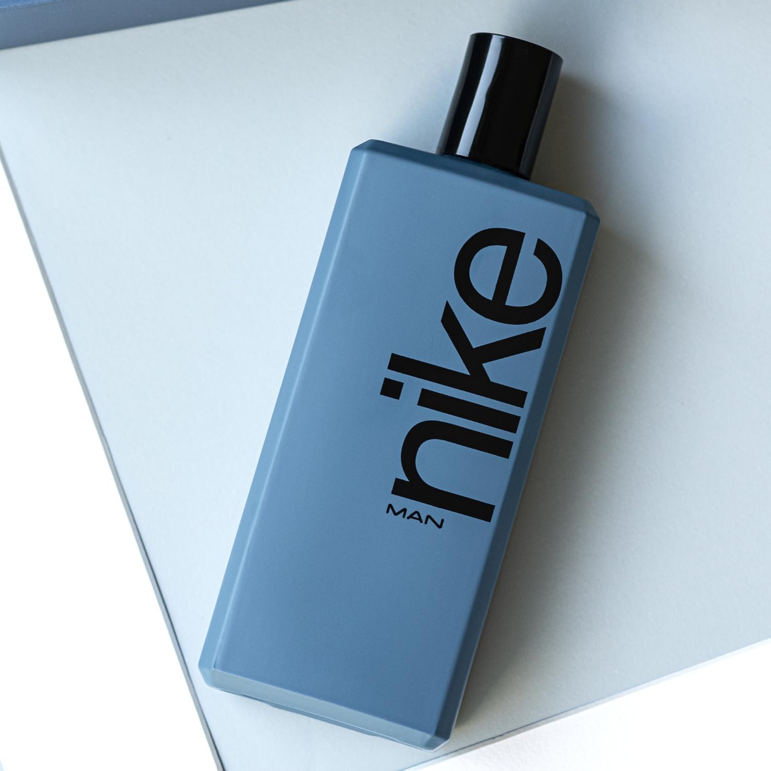 NIKE - Blue Colonia 100 ml + Gel de Baño 75 ml + After Shave 75 ml, Estuche de Regalo Hombre, Perfume Hombre, Eau de Toilette Masculina, Aroma Frutal Amaderado, Fragancia Fresca, Elegante y Duradera