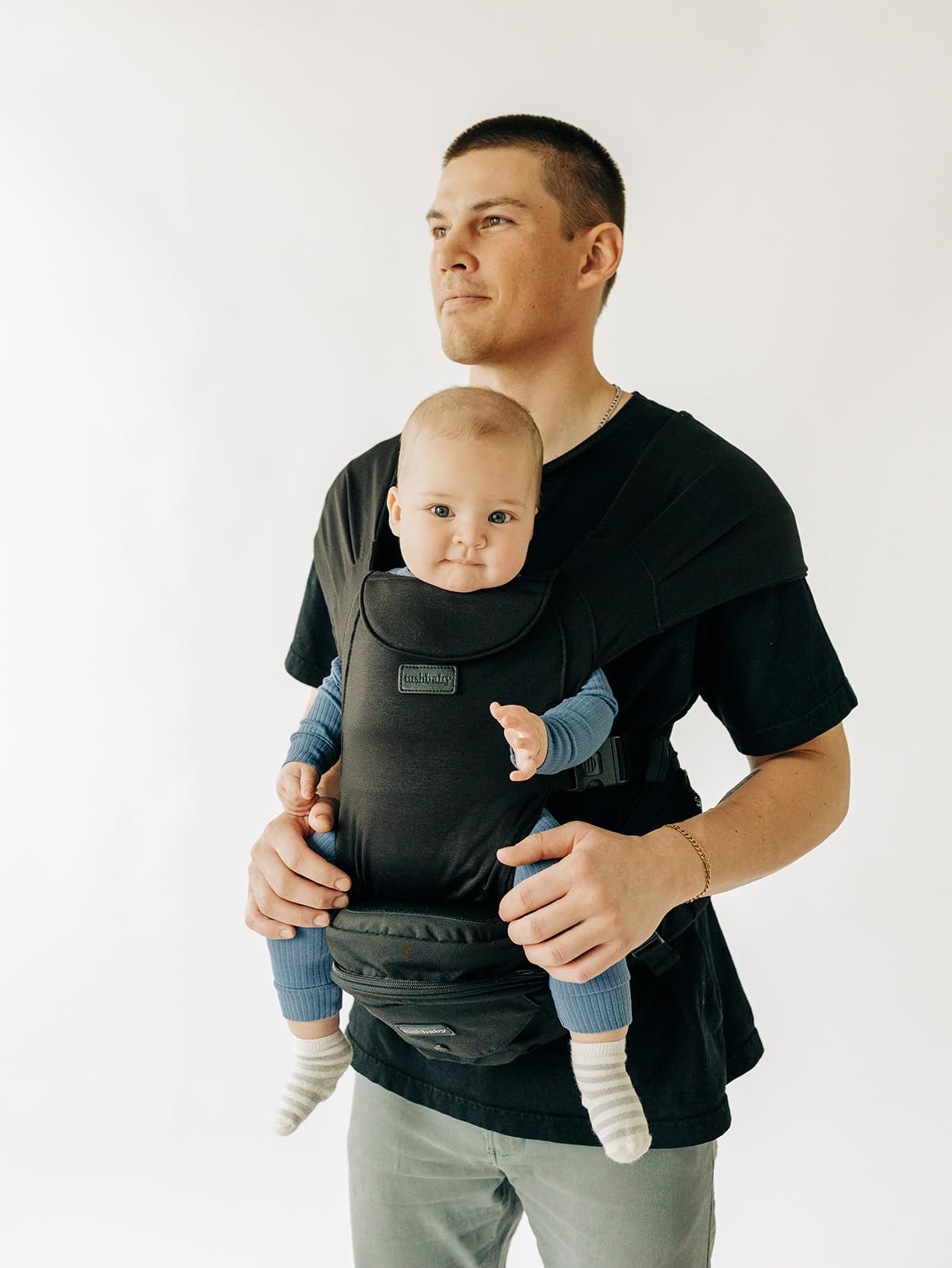 Tushbaby Hands Free Carrier Set (Black), Hipseat and Snug - Image 3