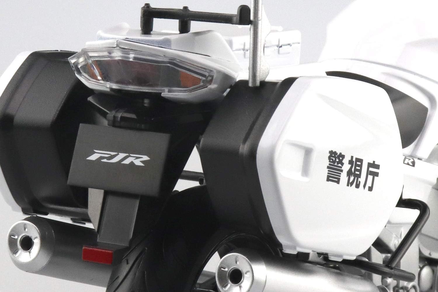 Aoshima 1/12 Scale FJR1300P Police Motorcycle (Metropolitan Police Department) Diecast Motorcycle - Plastic Model Building Kit # 10678