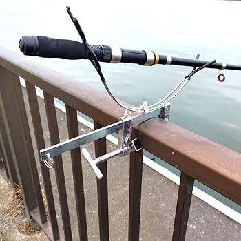 鹿の角とアイアンで作り上げた最強の釣竿置き、最高に超かっこいいディスプレイ Amazon | 鹿の角とアイアンで作り上げた最強の釣竿置き 最高に超