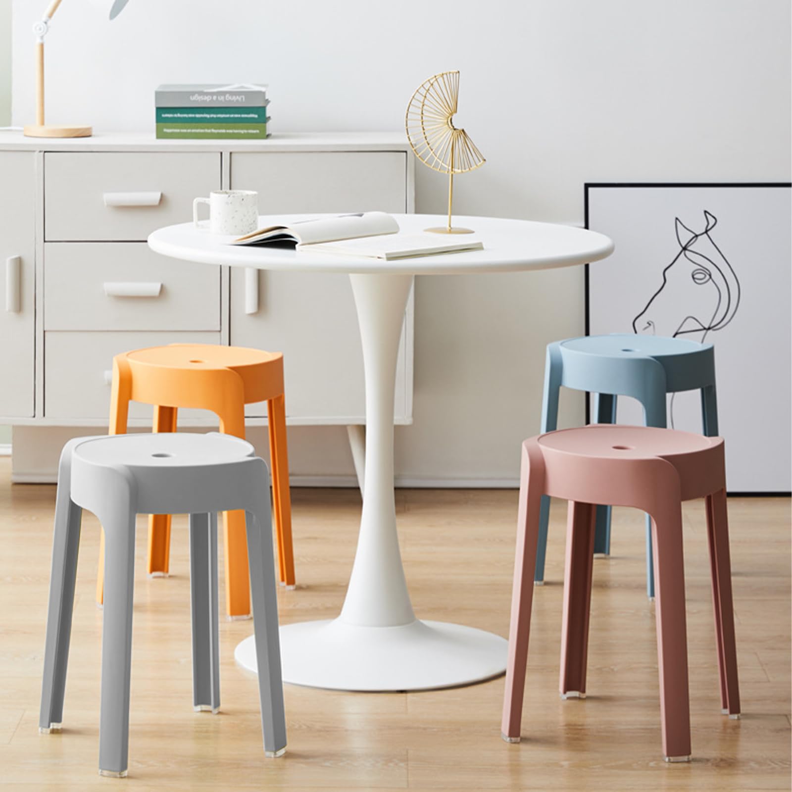 Lot de 5 tabourets empilables en plastique multicolores pour enfants et adultes, stables avec pieds antidérapants