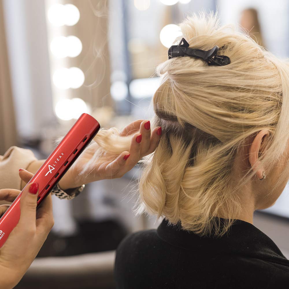 ALTÉAX® EXCLUSIVE Piastra per Capelli Lisci e Mossi Professionale Lisciante in Titanio, resistenza in Ceramica - Regolazione Temperatura fino a 230° + Omaggio Custodia in Ecopelle Realizzata in Italia