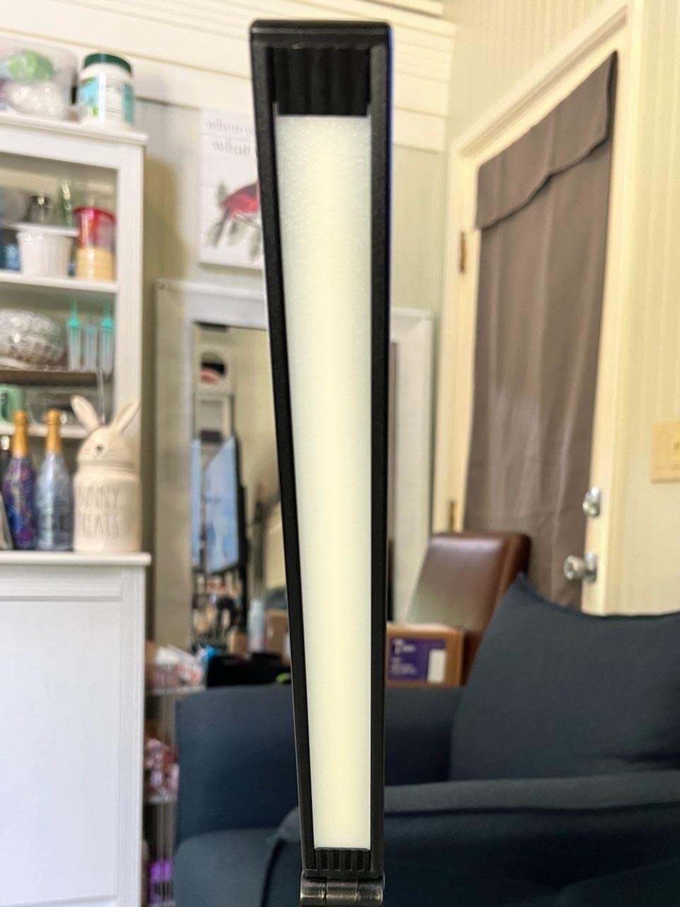 5/mo Finance LED TouchSensitive Desk lamp with USB Charging Port, 5