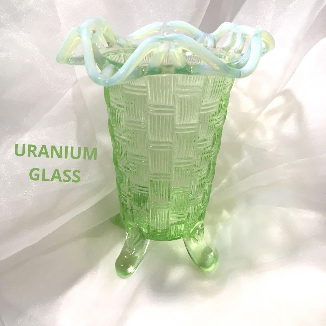 アンティーク　フラワーベース　花瓶　ウラン　ガラス　フェントン風　グラス アンティークフラワーベース花瓶ウランガラスフェントン風グラス