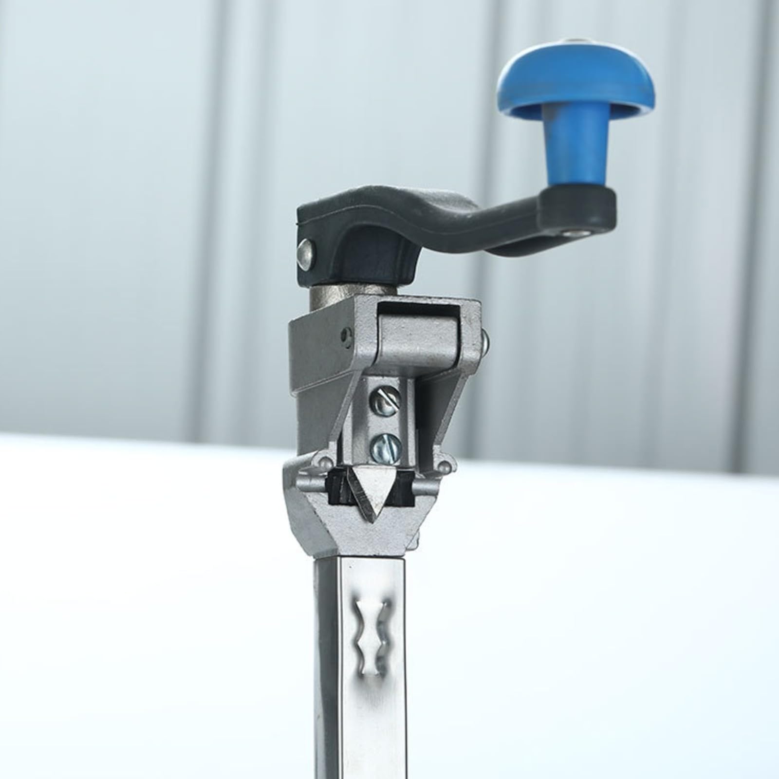 Apriscatole con Morsetto Ergonomico
