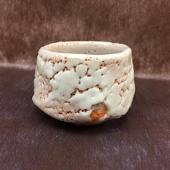 ケ*ム様 S203　　美濃焼　志野ぐい呑み　【玉置保夫】　共箱 Amazon.co.jp: S203 美濃焼 志野ぐい呑み 玉置保夫 共箱 : おもちゃ