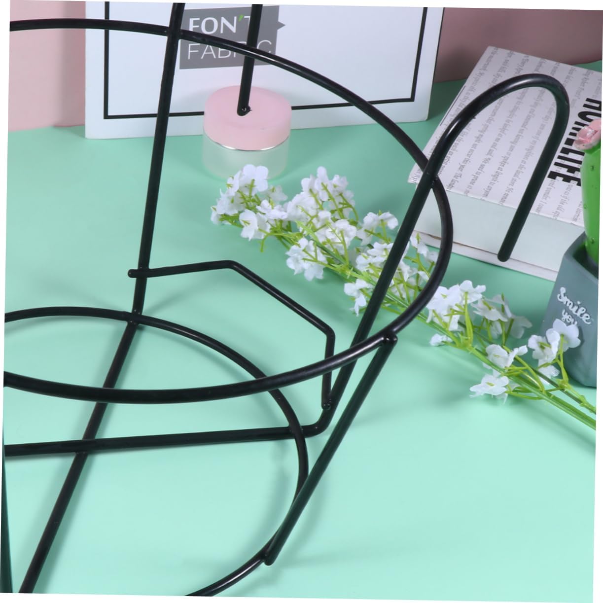 2pcs Hanging Flowerpot Stand Iron Planter Holder Flowerpot Bracket for Balcony Railing Wall Planter Bracket Plant Pot Hanging Shelf