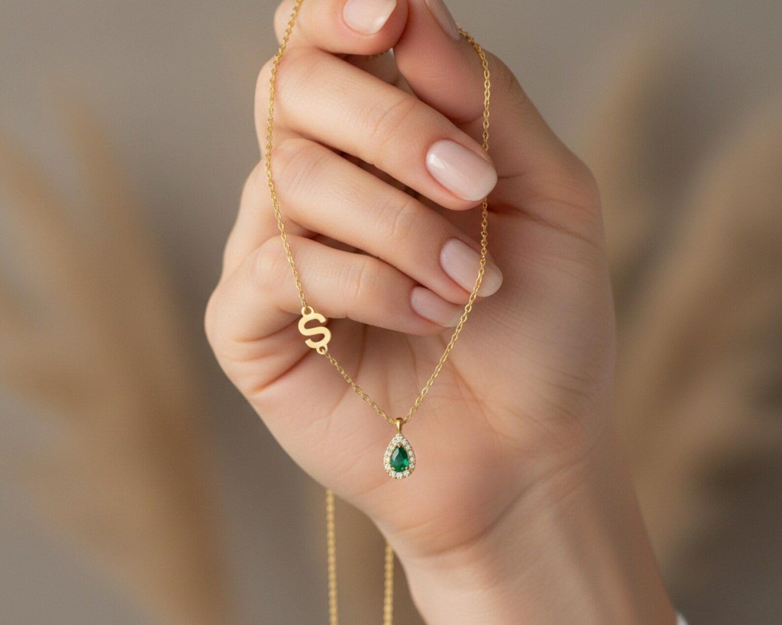 Oro laterale iniziale collana con pietra portafortuna, delicato su misura per mamma personalizzato con pietra portafortuna Natale, Stile quotidiano