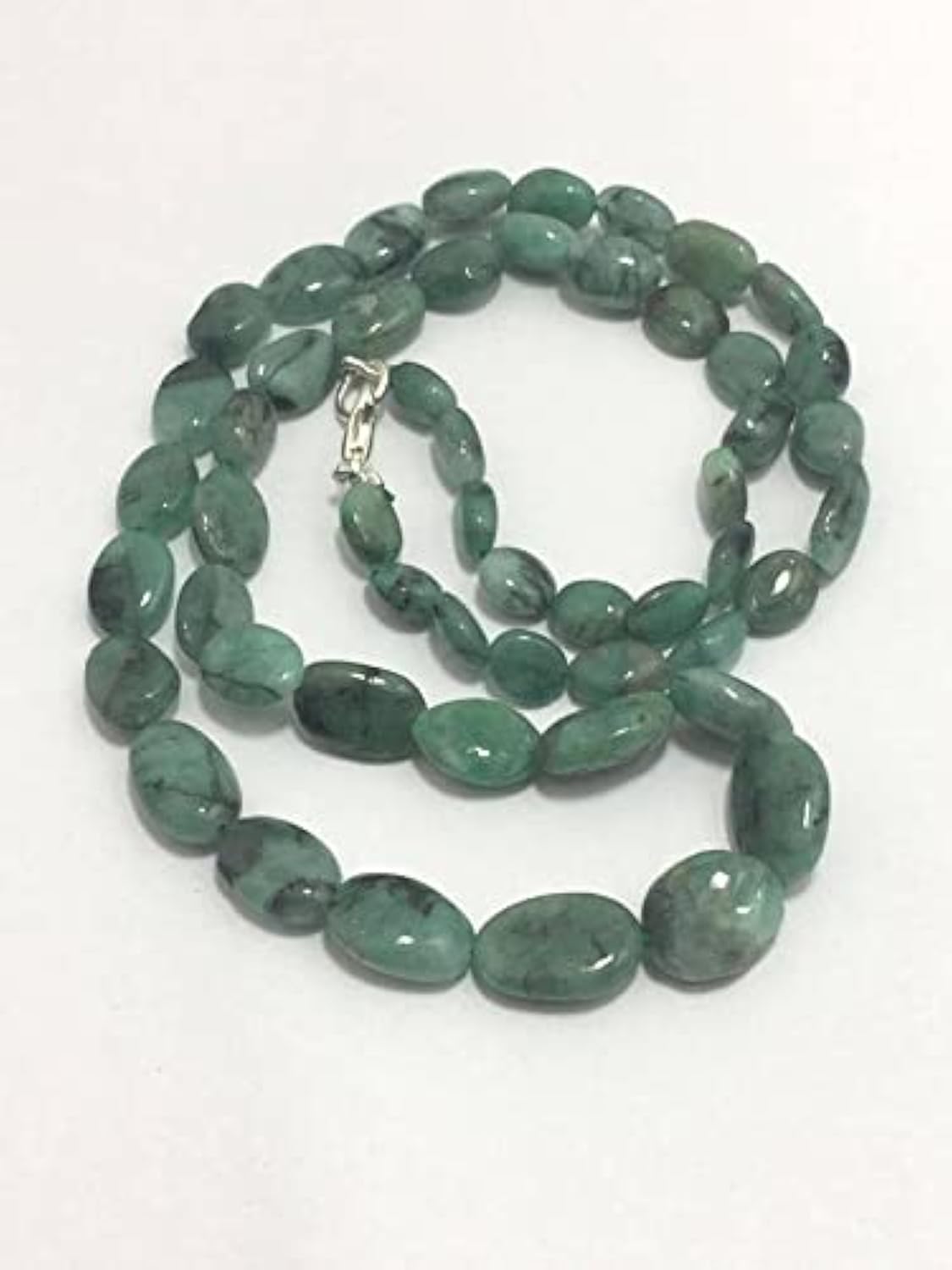 Cuentas de esmeralda para diseñar collares boho chic y lucir en eventos especiales