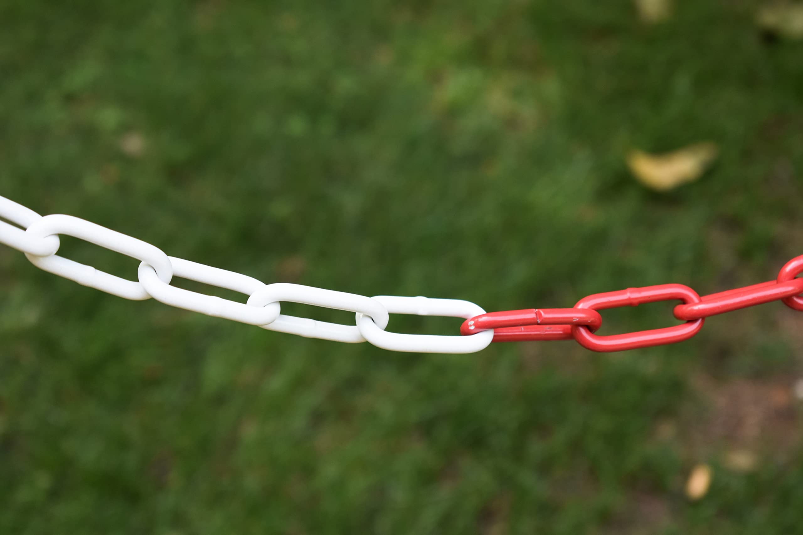 Barriera a Catena in Metallo 5M，Catena Barriera Bicolore Rosso-Bianco 5mm, Alta Visibilità Durevole, Controllo della Folla, Traffico, Coda(5M)
