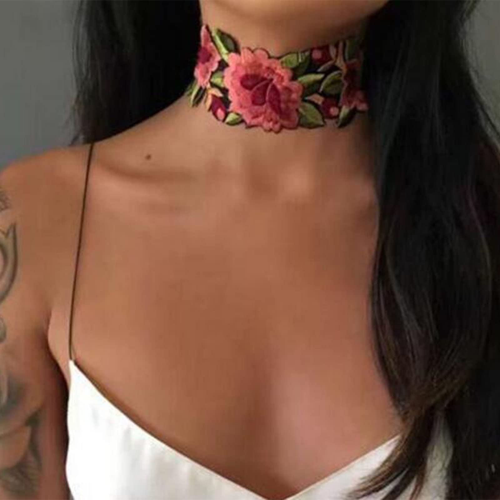 Yienate Gotico Rosa Velluto Collana Girocollo Sexy Fiore Rosa Lolita Vittoriano Girocollo Punk Scamosciata Tatuaggio Floreale Girocollo Gotico Collare Vampiro Collana Dichiarazione Gioielli per Donne