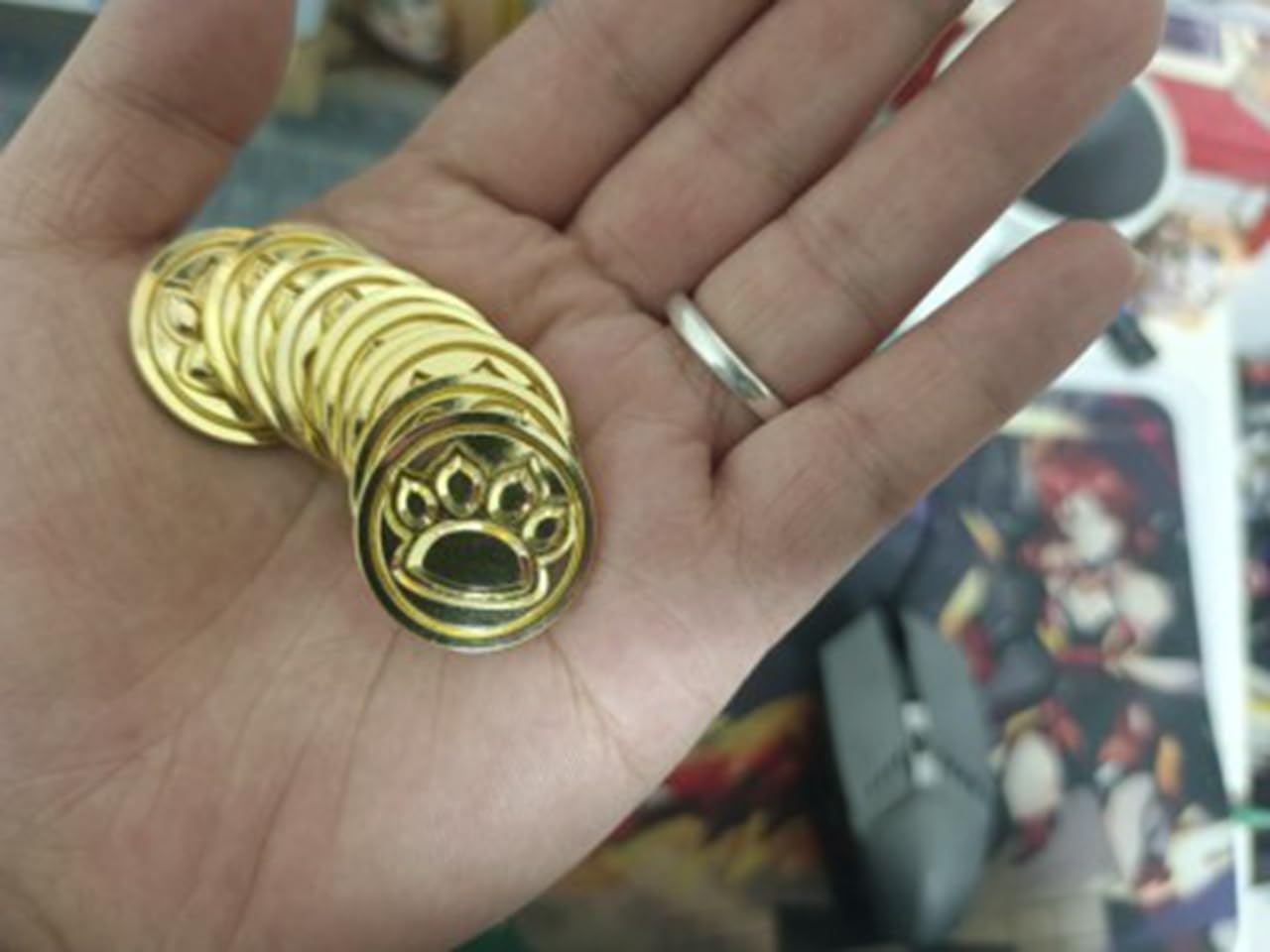 Amazon.co.jp: 崩壊3rd パルドフェリス コイン 火を追う十三英傑 シルバー ゴールド肉球コイン コスプレ道具 ハロウィン クリスマス  お正月 学園祭 10枚 (ゴールド10枚) : ホビー