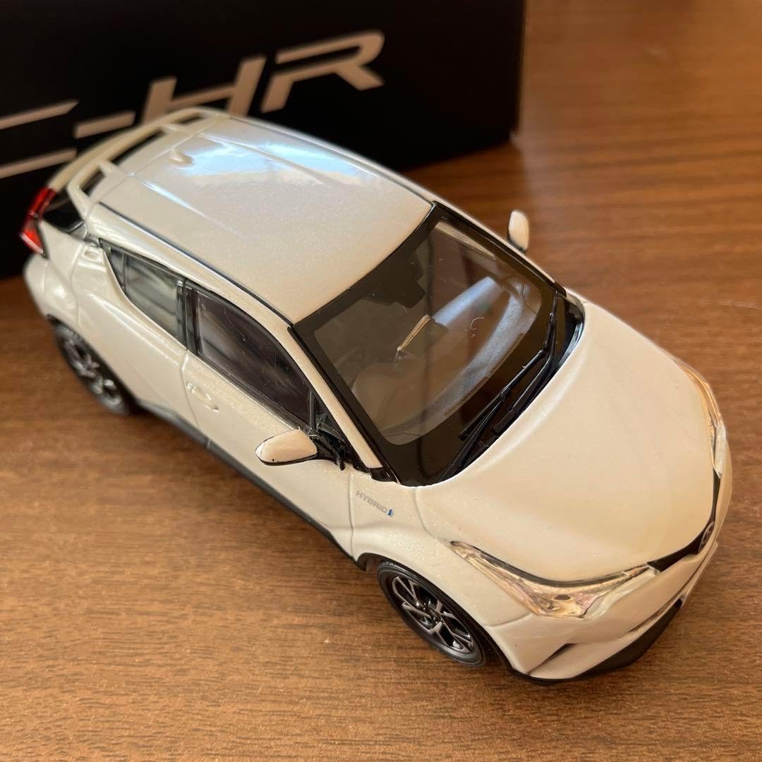 トヨタ C-HR 前期 カラーサンプル ミニカー 1/30 ミニカー 新型C-HR