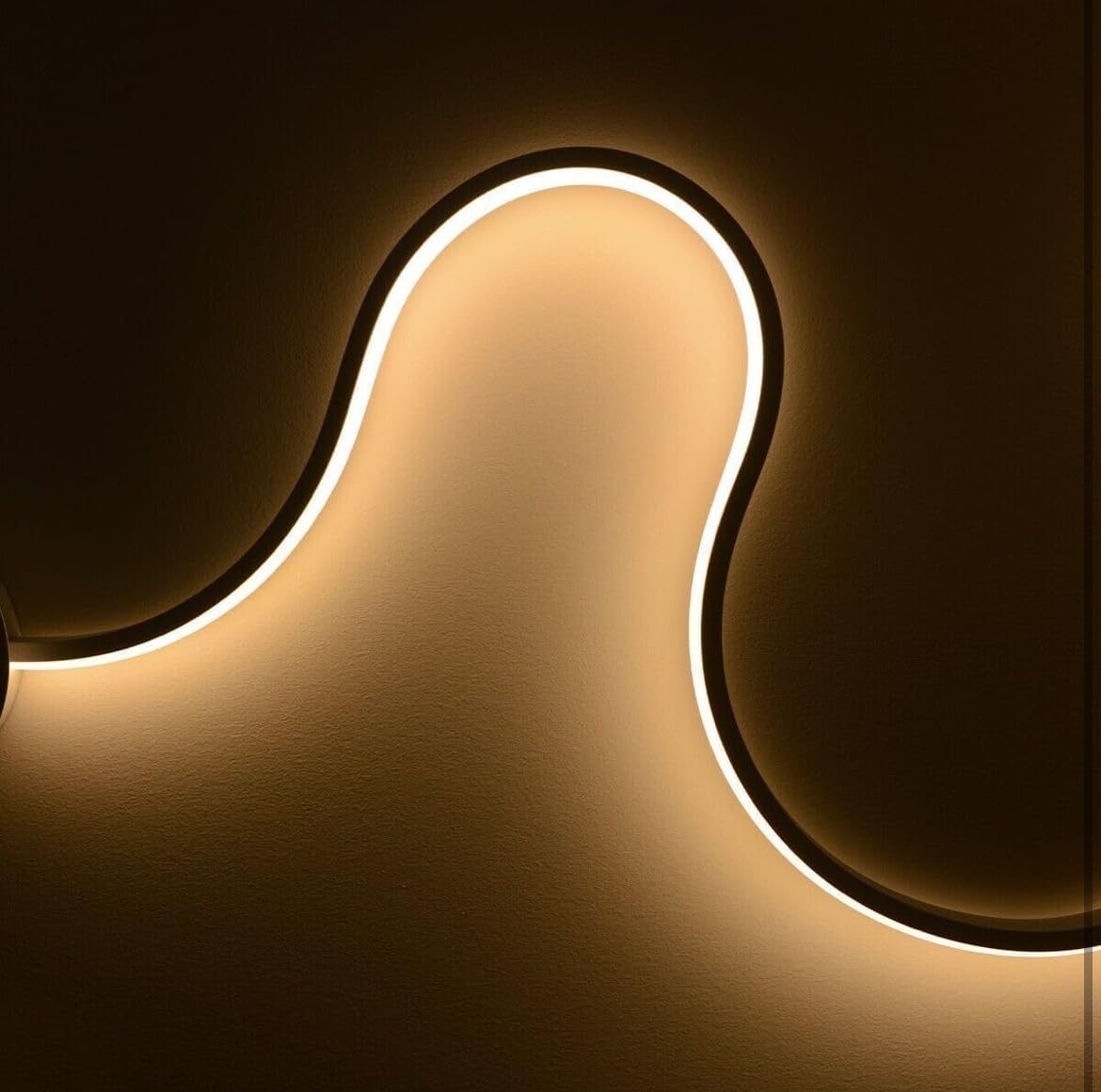 Partenopea Applique Serpente Snake Applique lampada da parete a led illuminazione per interno moderno in alluminio luce 28w per Muro 125x34 cm (Grande luce CCT calda naturale fredda)