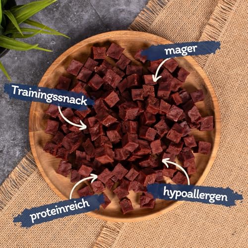 Lyra Pet® 1 kg Pferdefleischwürfel Hundefutter Snack fettarm schonend getrocknet getrocknet Leckerli Kausnack Kauartikel für Hunde Kauspaß