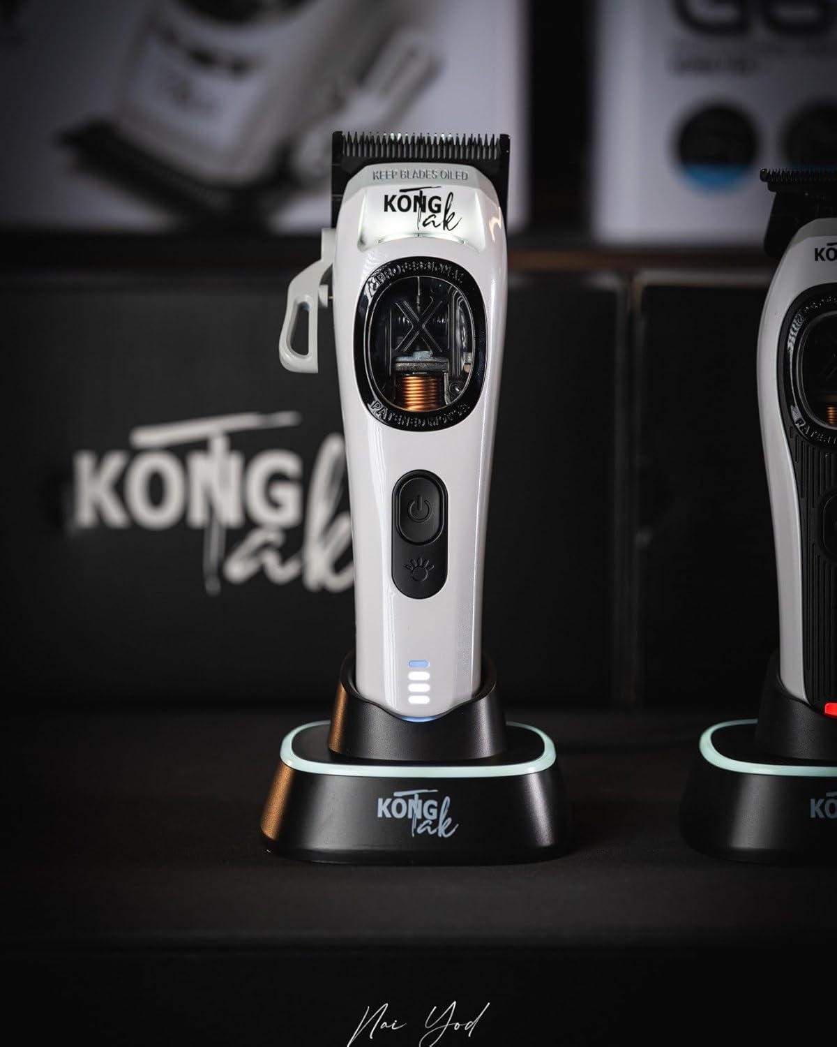 G44 Professional Hair Clipper with Digital Vector Motor UP to 12,000 SPM and DLC Blade