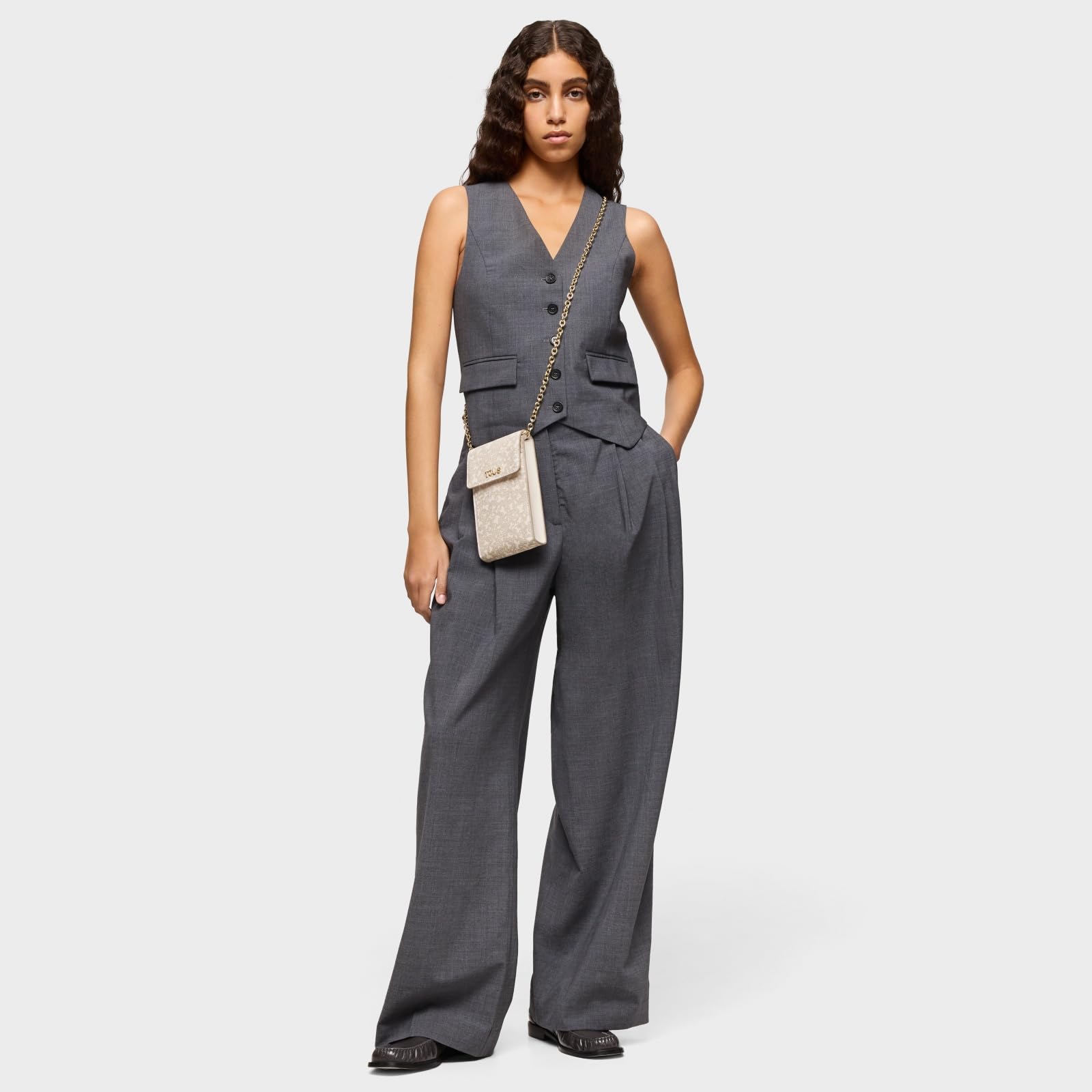 TOUS Funda De Móvil Colgante Beige, Para Mujer, Medidas 19,5 x 10,9 x 3,7 cm, Colección Kaos Mini Lines